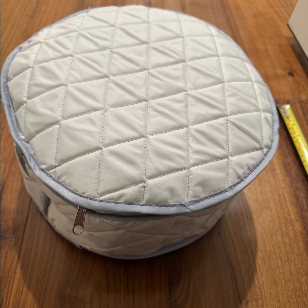 Quilted White Storage Bag 4-in-1